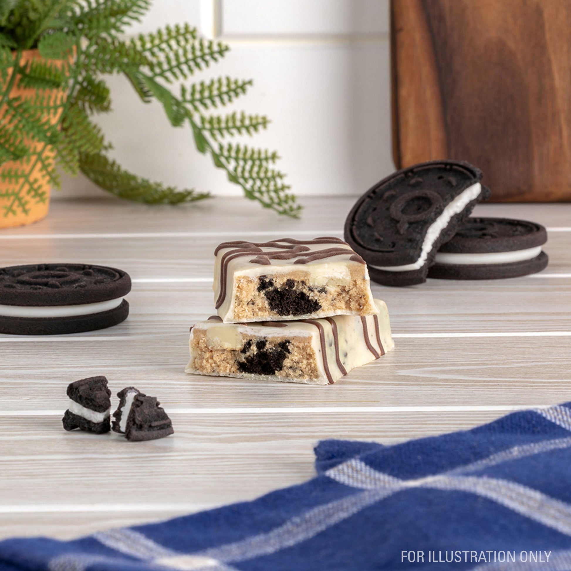 dipped-cookies-and-cream-protein-bars-e4 15807_QN_USA_ProteinBar_CAC_InterimAssetUpdate_Digital-Dipped-ProductCarouselSet_Tabletop1.jpg